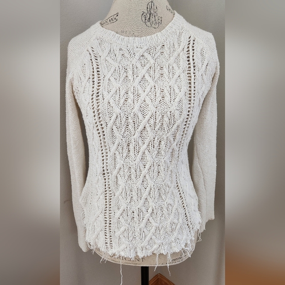 KAISELY women's white distressed hem sweater in S - Picture 1 of 7